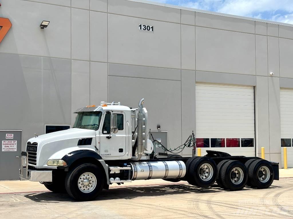 Mack Granite GU 813 Влекачи