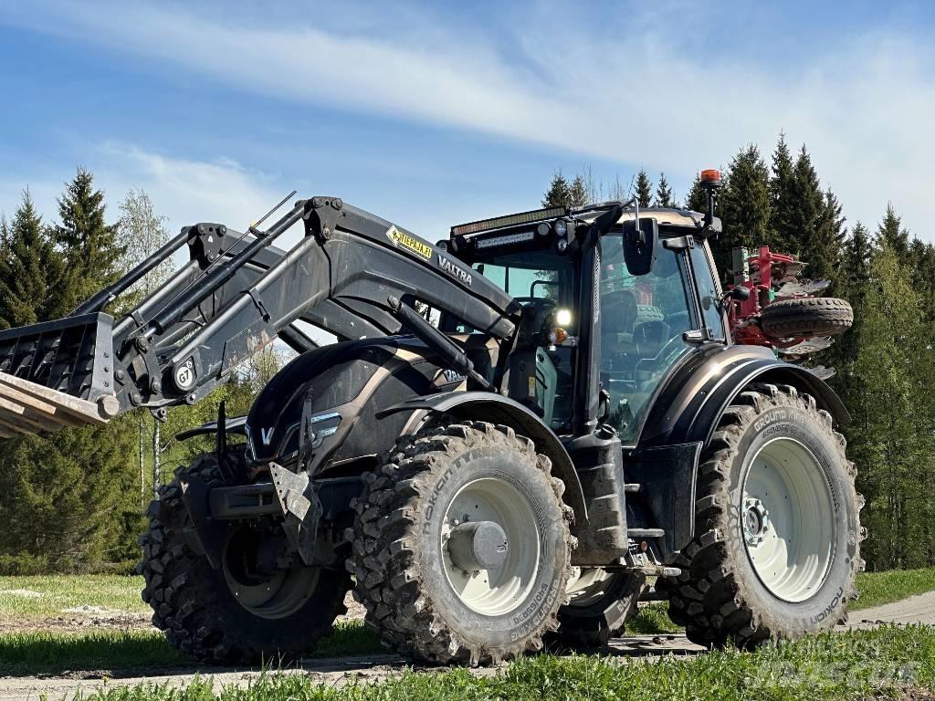 Valtra T 255 Versu Трактори