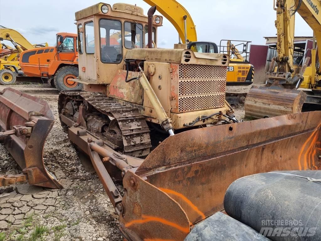 CAT T 130 Верижни булдозери
