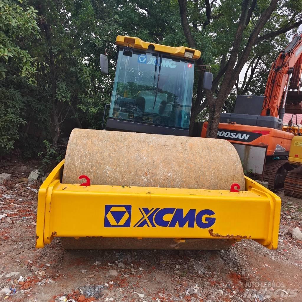 XCMG XS 223 J Еднобарабанни ролки
