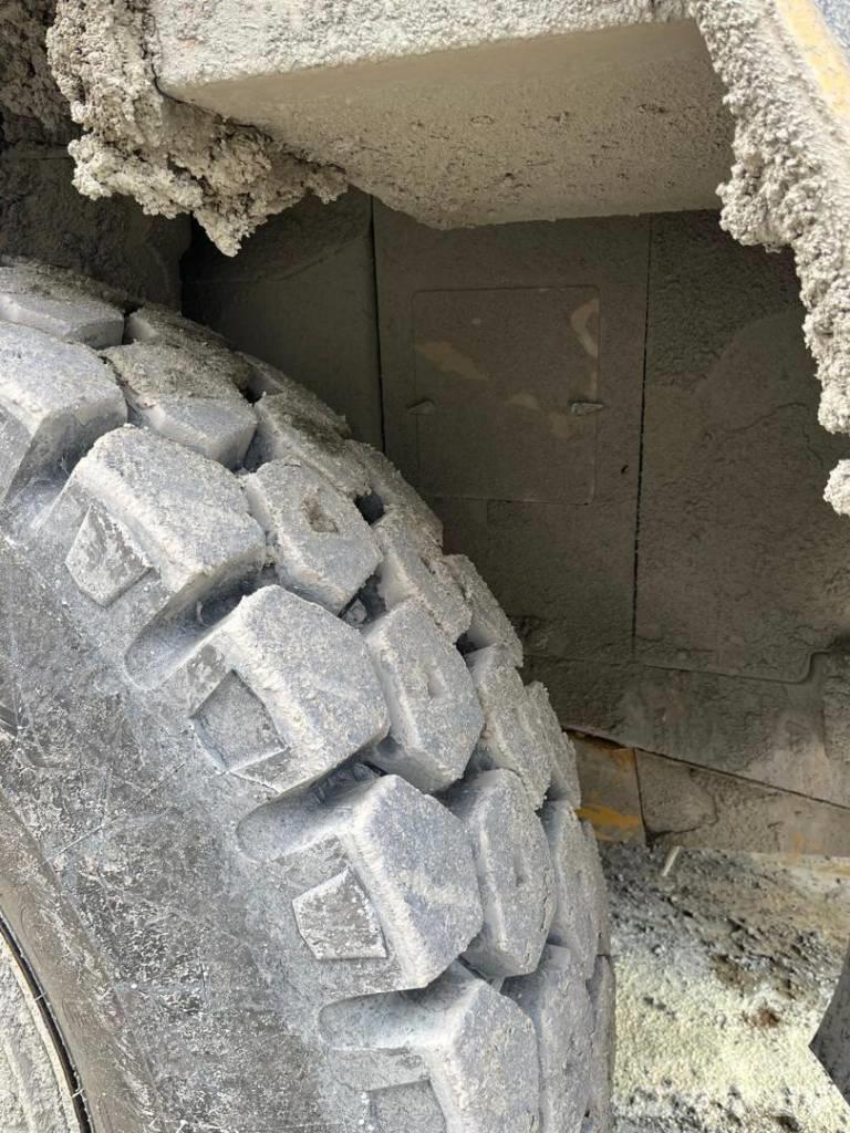 CAT 771D Твърди самосвали
