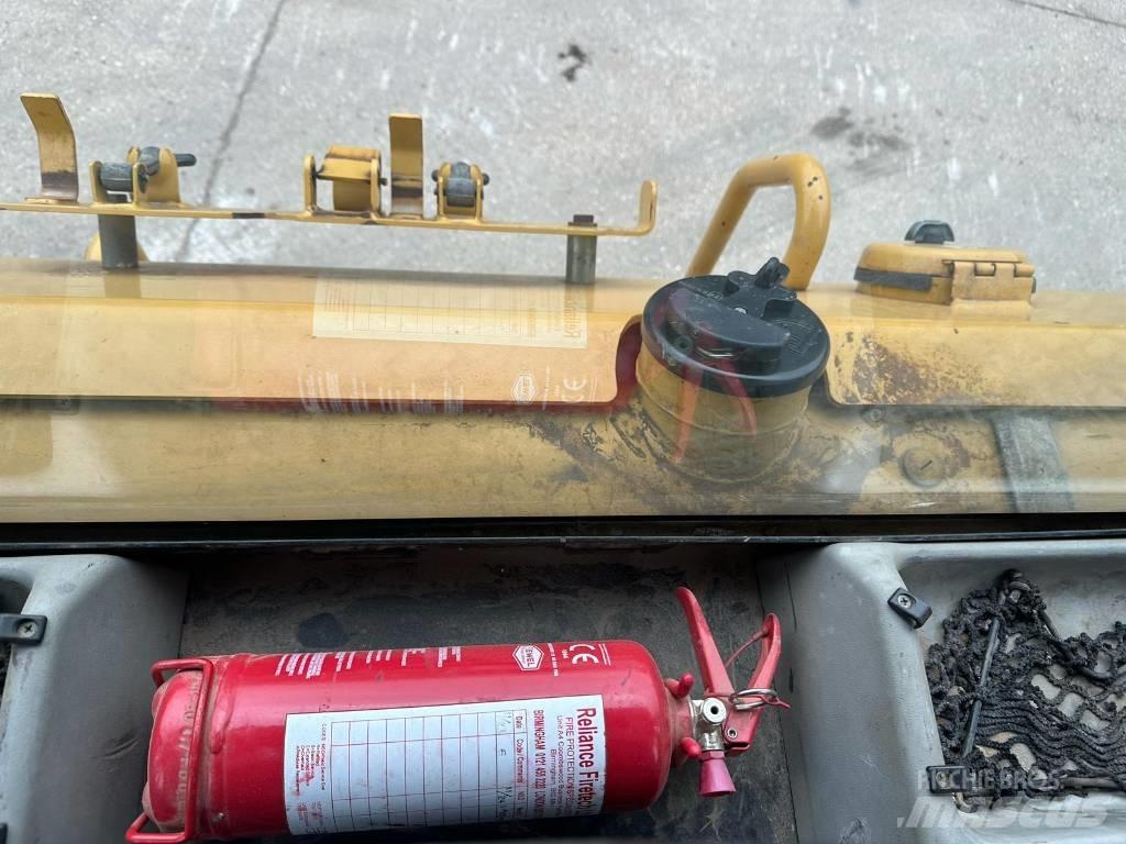 CAT D 6 N LGP Верижни булдозери
