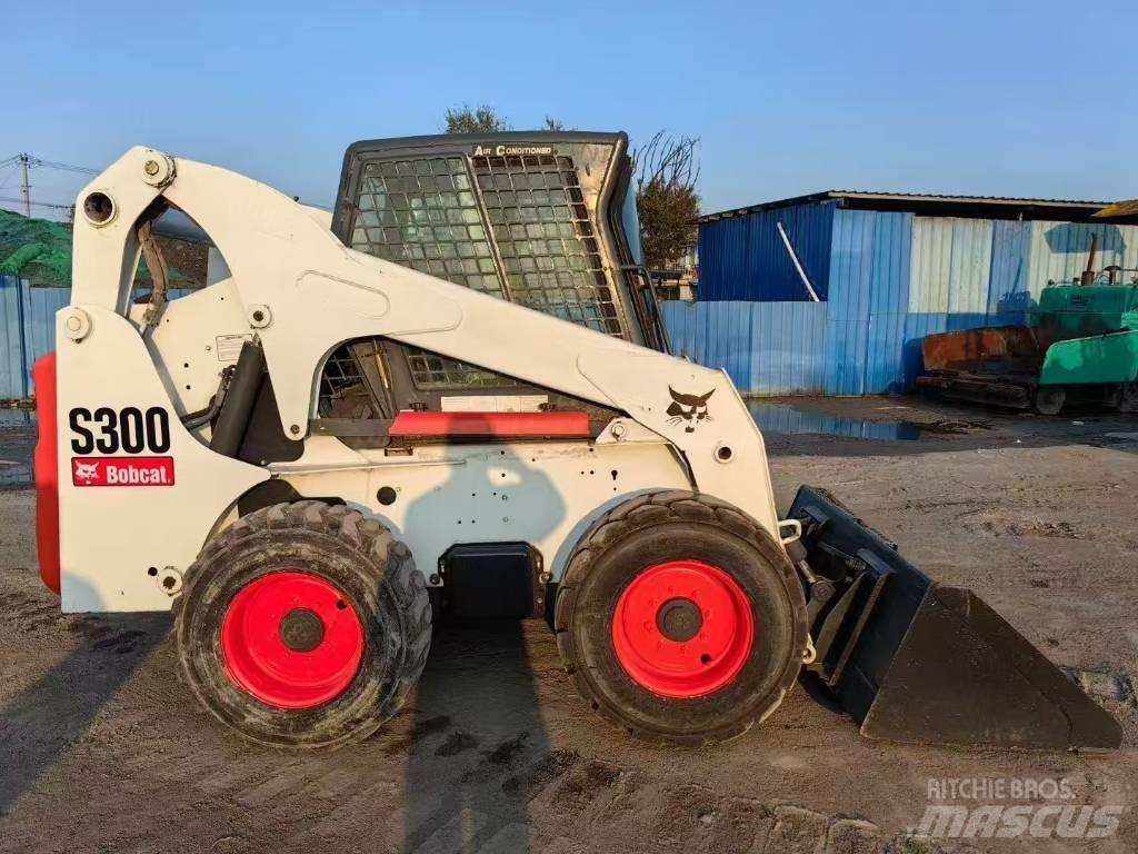 Bobcat S 300 Мини товарачи
