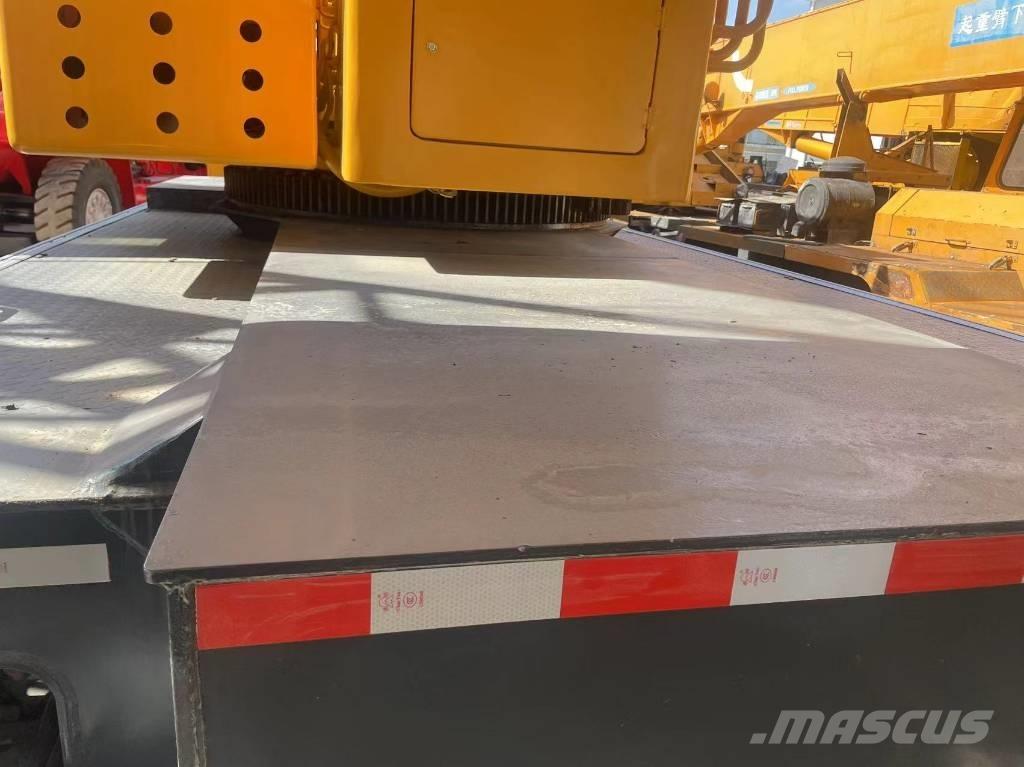 XCMG QY70K Кранове за тежък терен