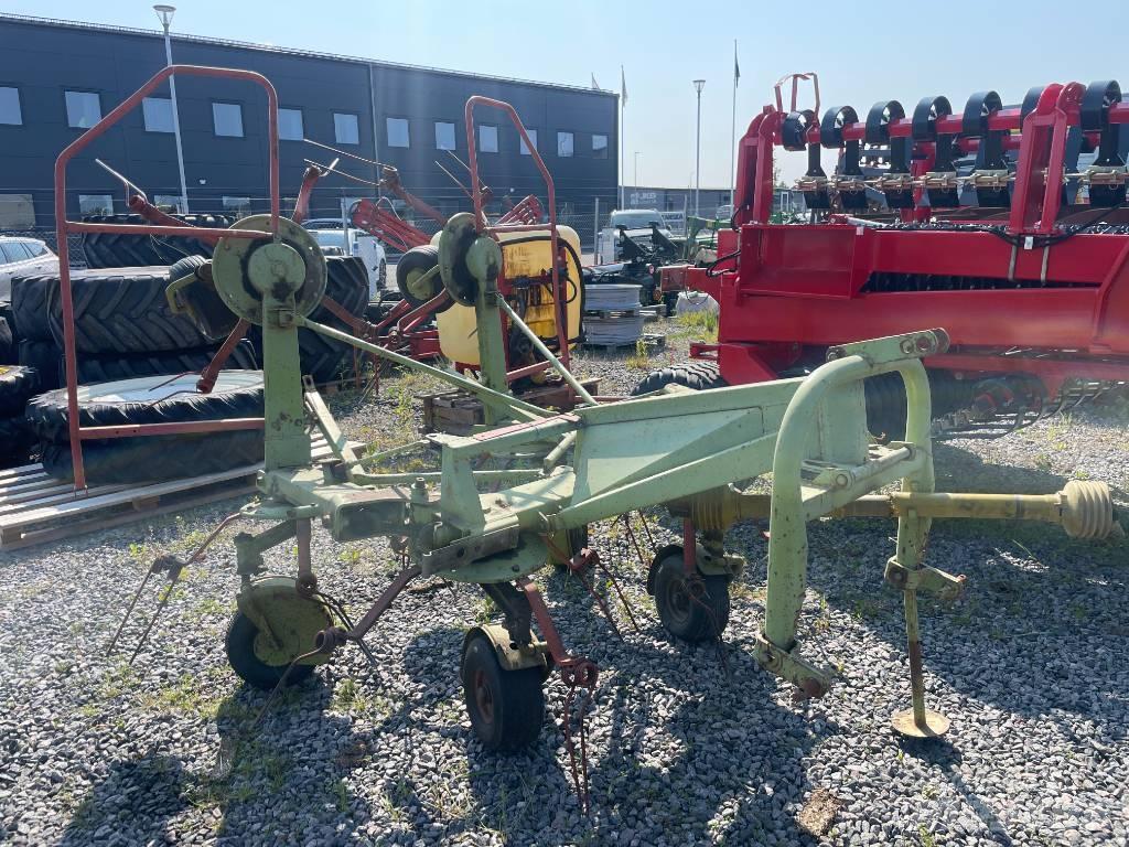 CLAAS W 600 Гребла и сенообръщачки