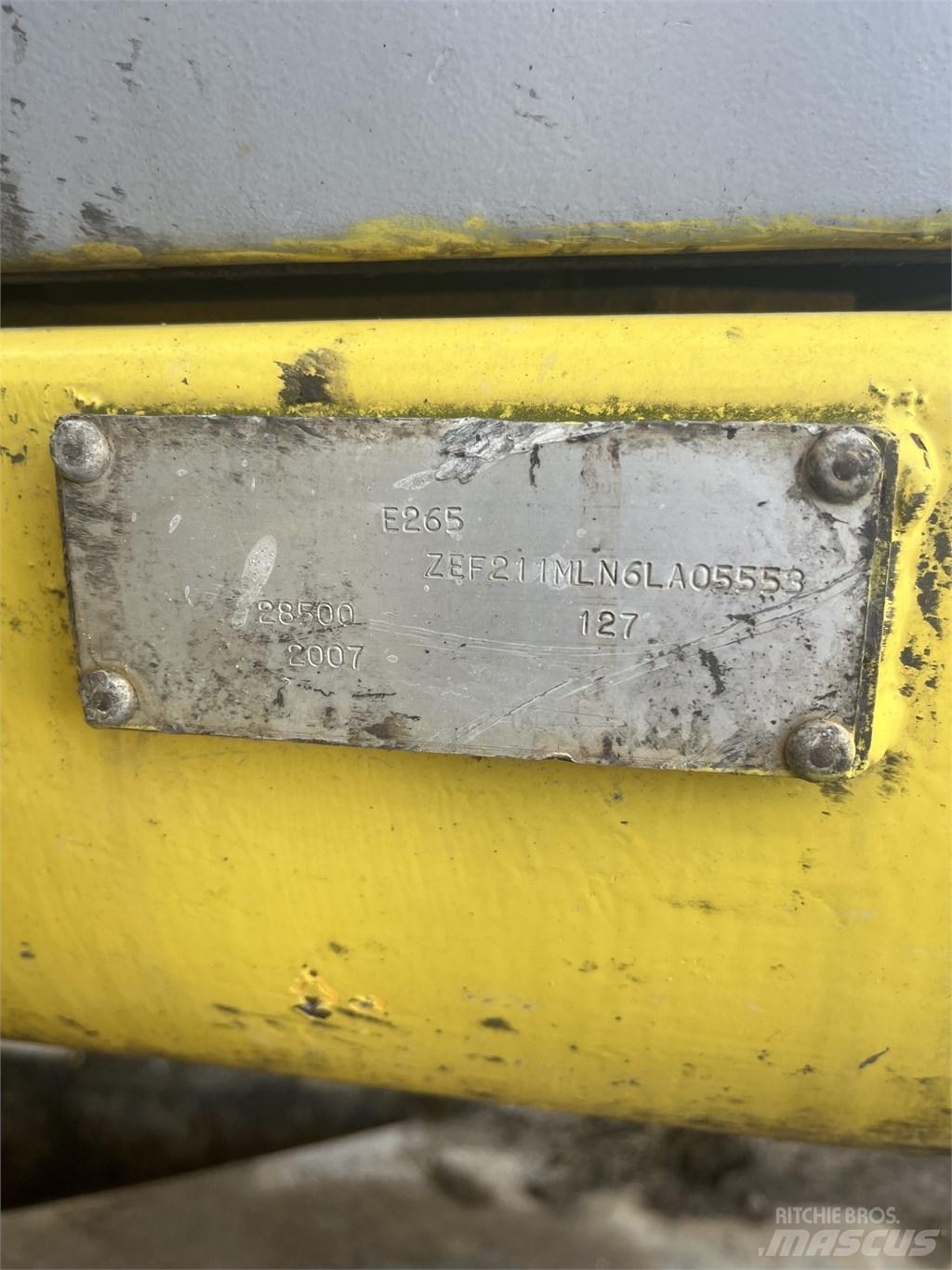 New Holland E 265 B Верижен екскаватор
