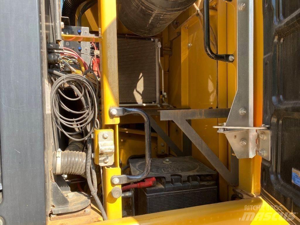 CAT 324E Верижен екскаватор