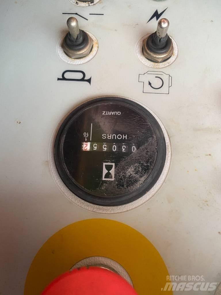 HAB T 16 JD4WD Телескопични повдигачи
