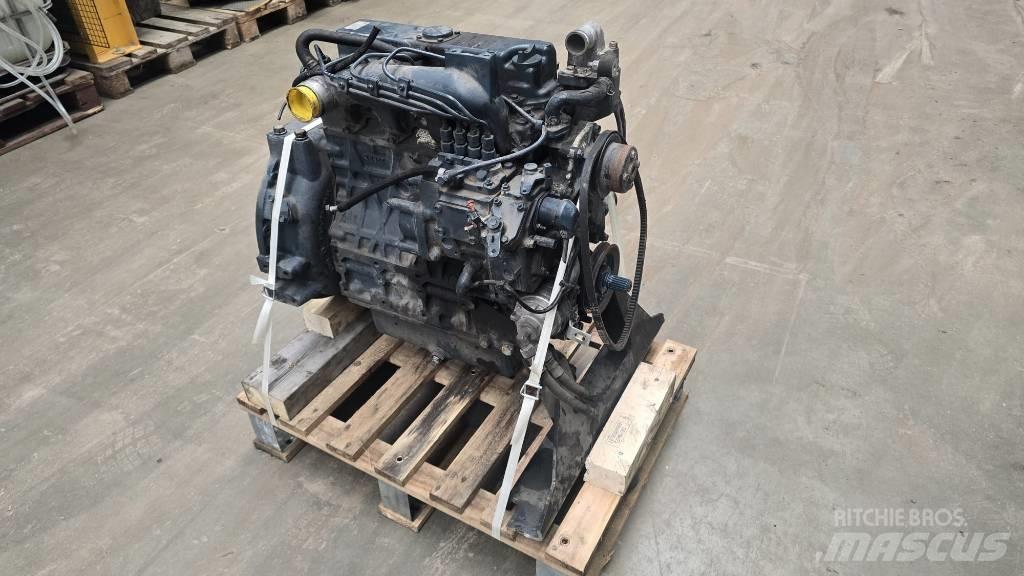 Kubota V2403 Двигатели