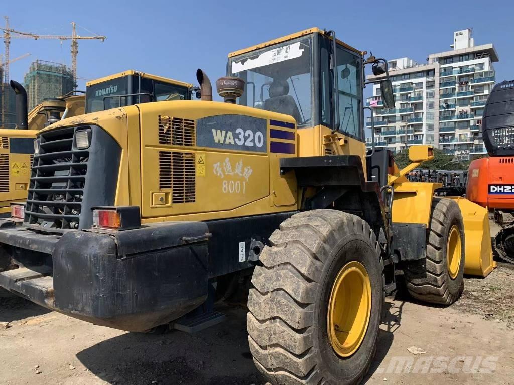 Komatsu WA 320-5 Колесни товарачи