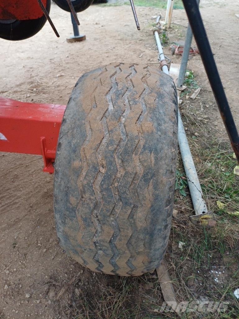 Kuhn GF 13012 Гребла и сенообръщачки