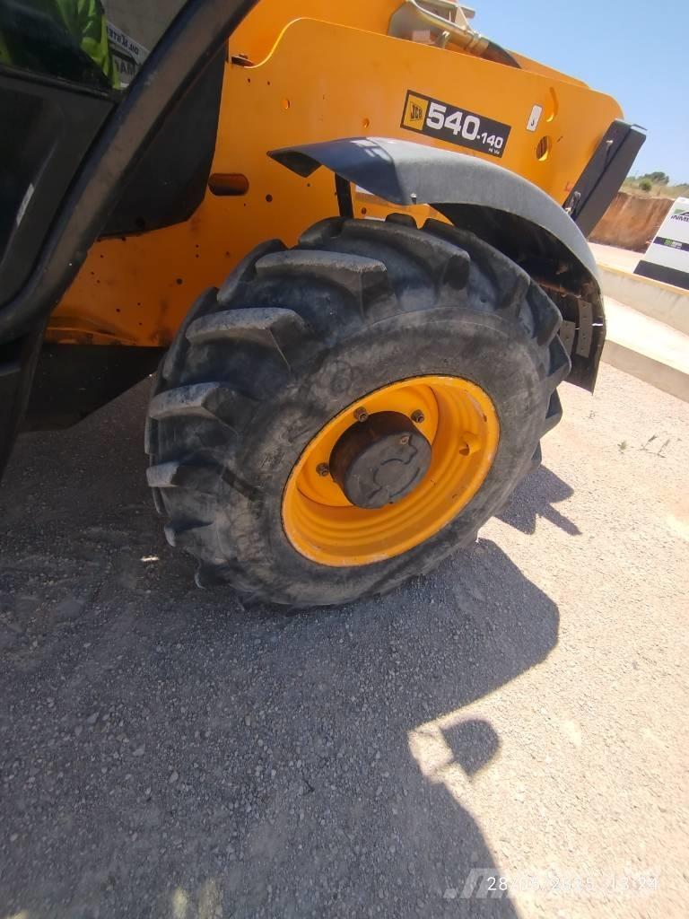 JCB 540-140 Телескопични товарачи