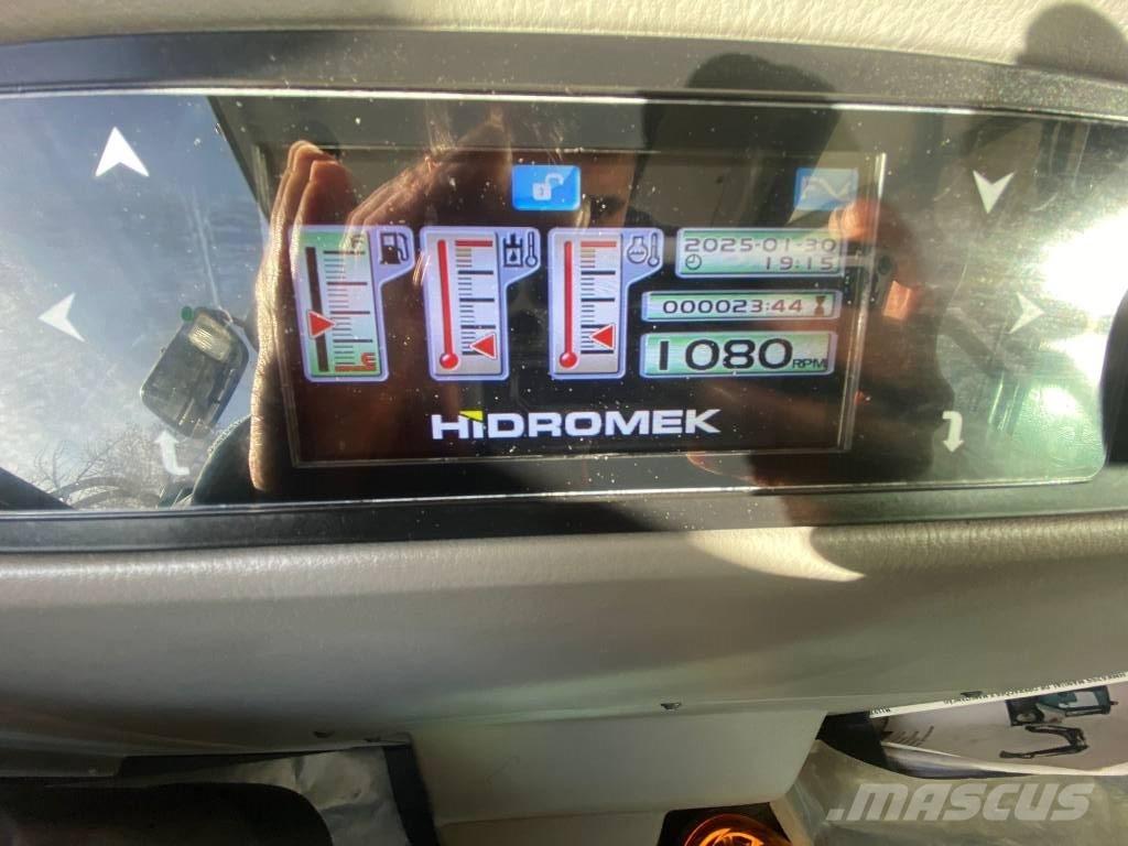 Hidromek HMK 62 SS Товарач със заден ексватор