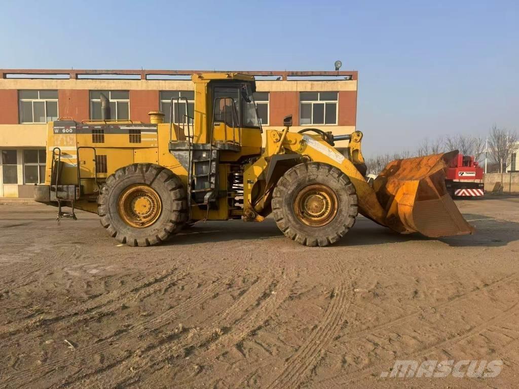 Komatsu WA 600-3 Колесни товарачи
