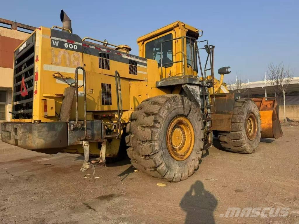 Komatsu WA 600-3 Колесни товарачи