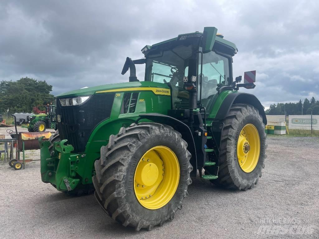 John Deere 7R330 Трактори