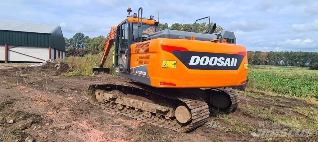 Doosan DX 225 LC-5 Верижен екскаватор