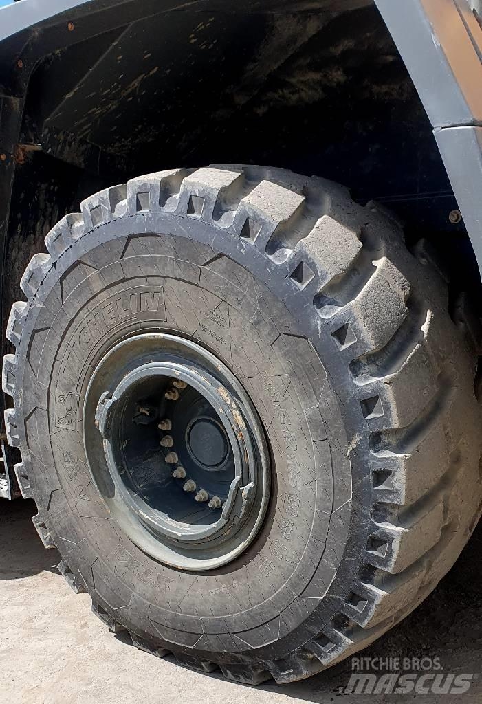 Liebherr L 586 Колесни товарачи