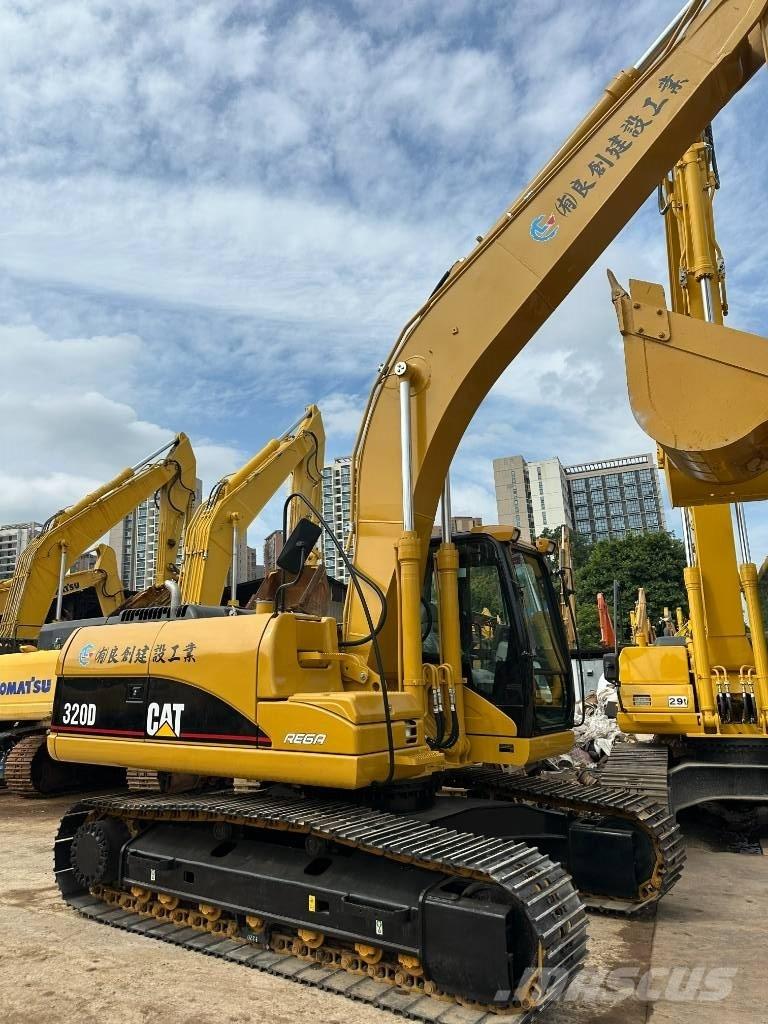 CAT CAT320D Средни екскаватори 7т - 12т
