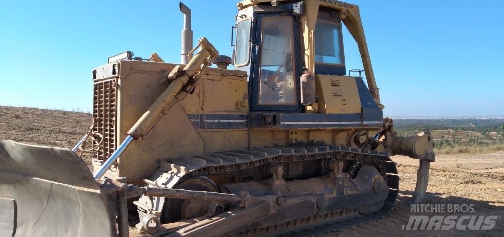Komatsu D 85 E-21 Верижни булдозери
