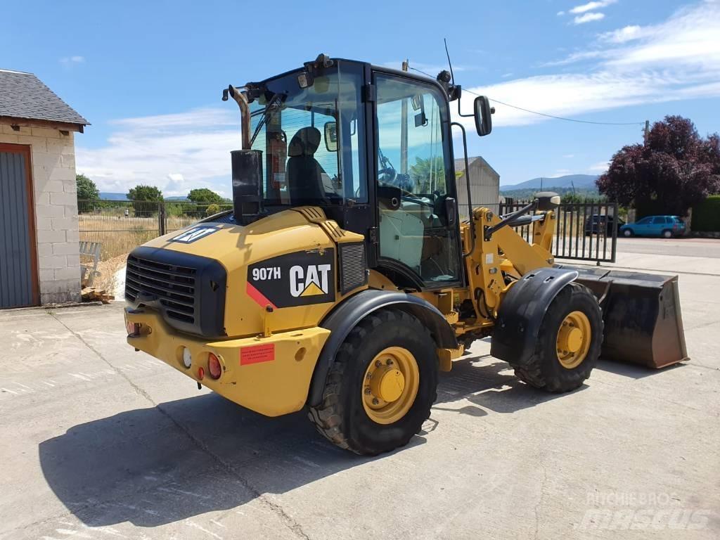 CAT 907 H Колесни товарачи