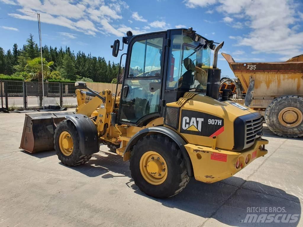 CAT 907 H Колесни товарачи