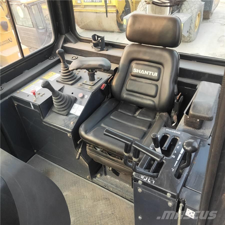 Shantui SD22 Верижни булдозери
