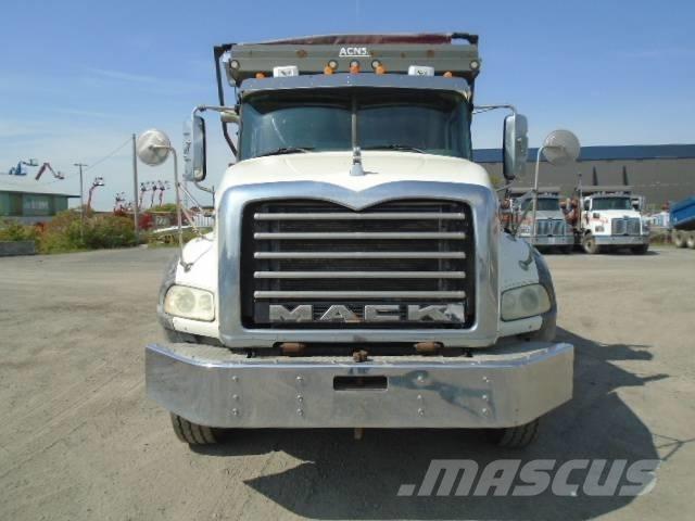 Mack GU813 Самосвал