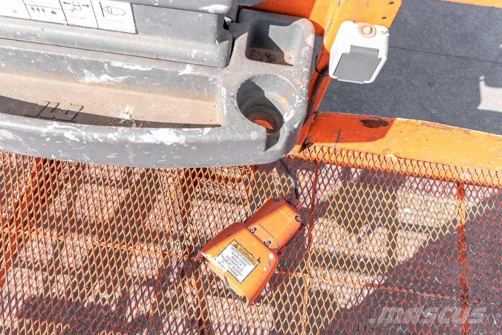JLG 1500 SJ Телескопични повдигачи
