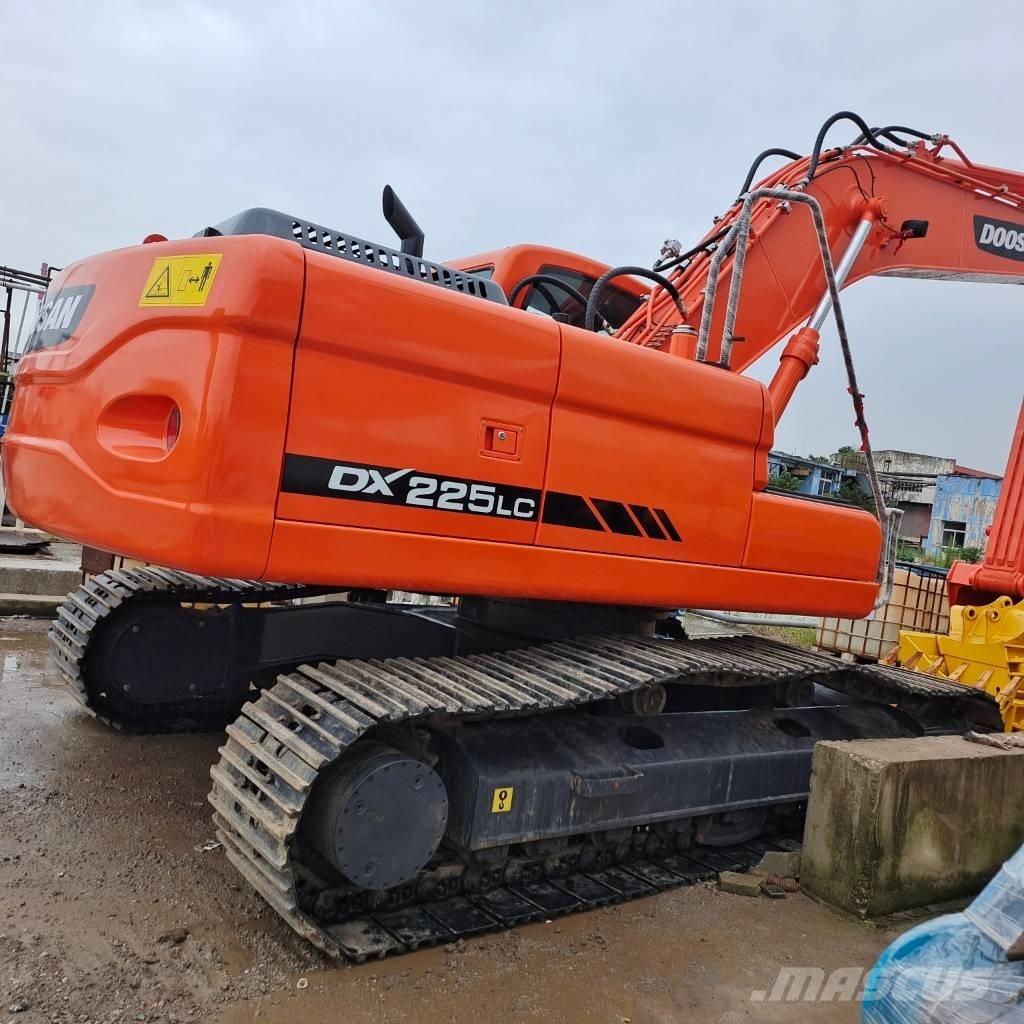 Doosan DX 225 LC Верижен екскаватор