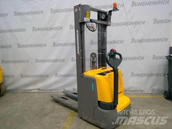 Jungheinrich EJC 216 Колички високоповдигачи с теглич