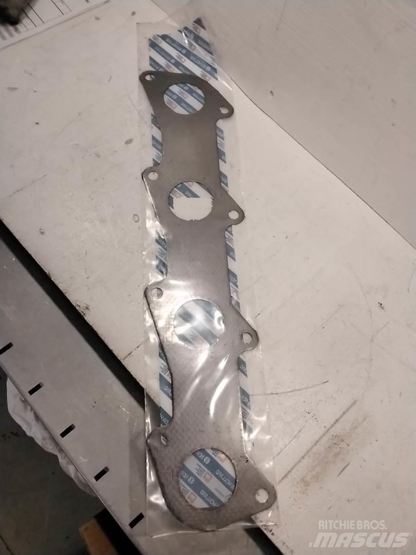 Ford 83999221 NH Двигатели