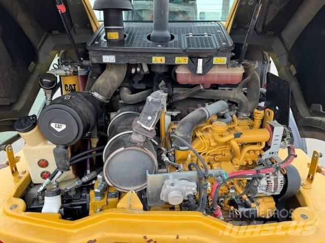 CAT 908 M Колесни товарачи