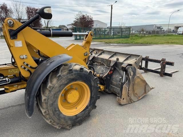 CAT 908 M Колесни товарачи