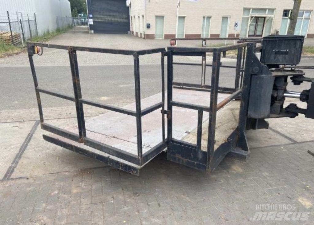 Manitou MRT2540 Телескопични товарачи