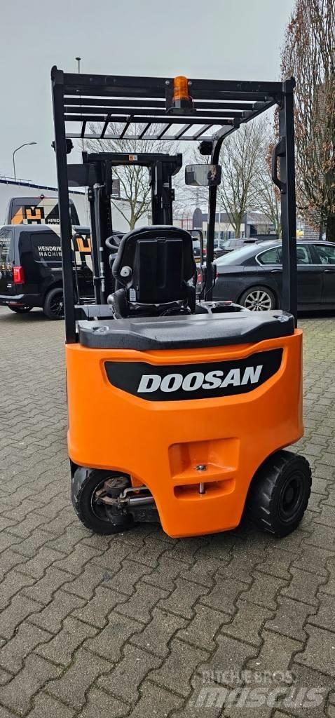 Doosan B 25 X-7 Електрически вилични кари-повдигачи