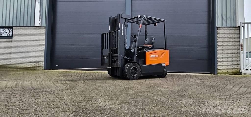 Doosan B 25 X-7 Електрически вилични кари-повдигачи