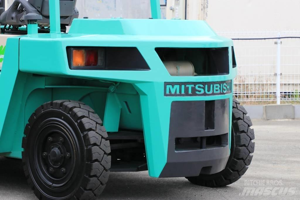 Mitsubishi FD60 Дизелови камиони