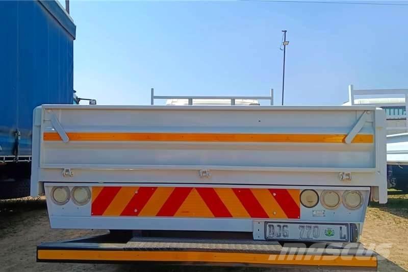 Isuzu NPR400 Други