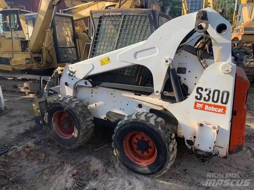 Bobcat S 300 Мини товарачи
