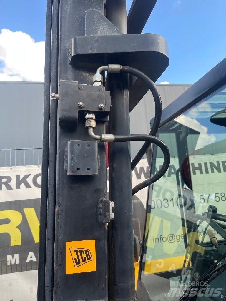 JCB 930 Камиони за херавни местности