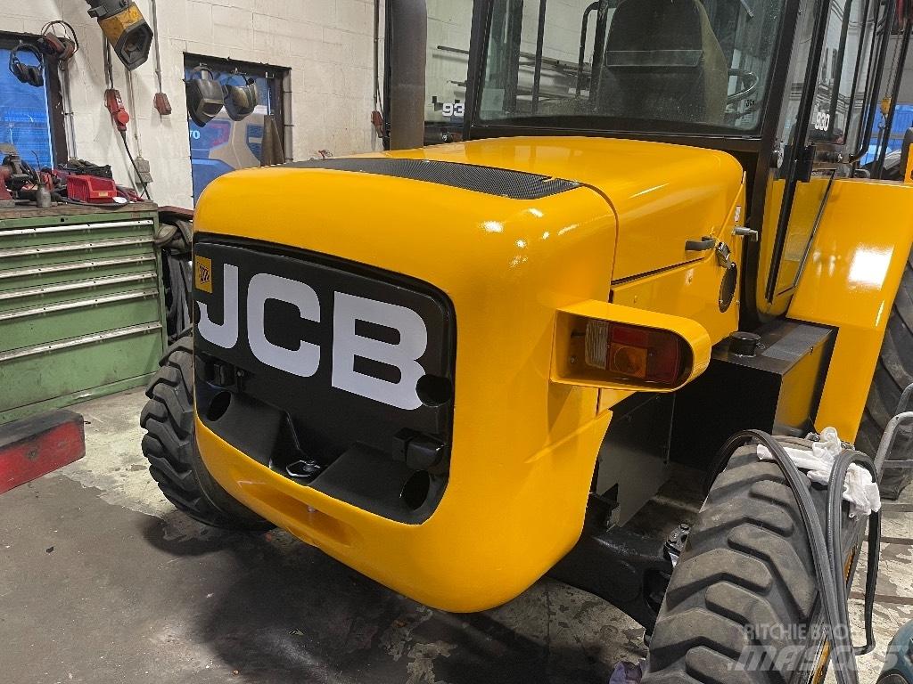 JCB 930 Камиони за херавни местности