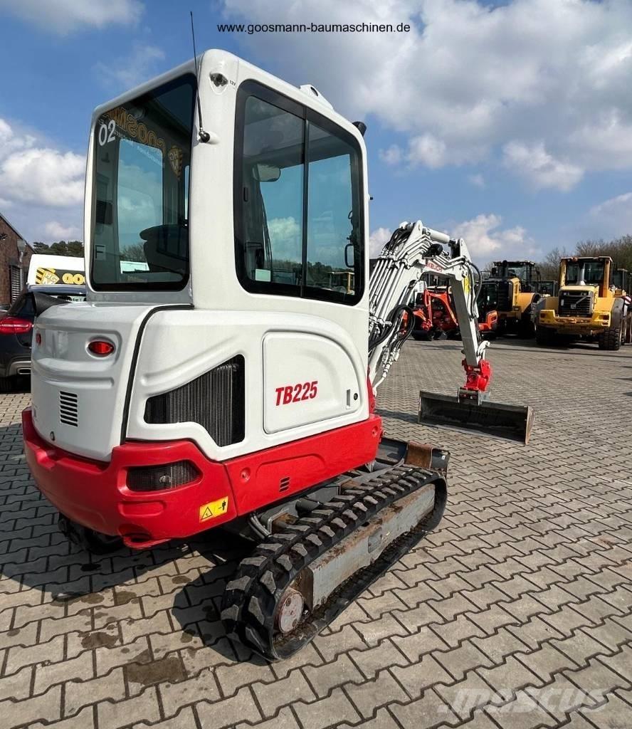 Takeuchi TB 225 Мини екскаватори < 7 т