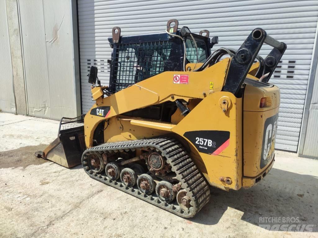 CAT 257 B 2 Верижен товарач