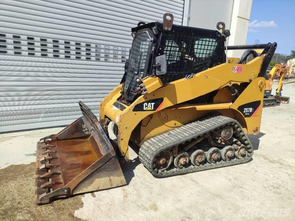 CAT 257 B 2 Верижен товарач