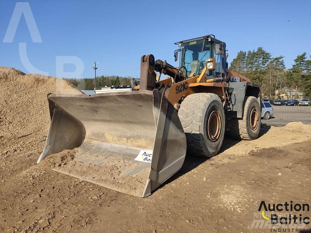 CASE 921 C Колесни товарачи