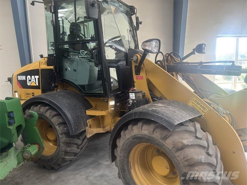 CAT 908M Многофункционални товарачи