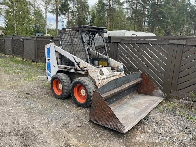 Bobcat 743 Мини товарачи
