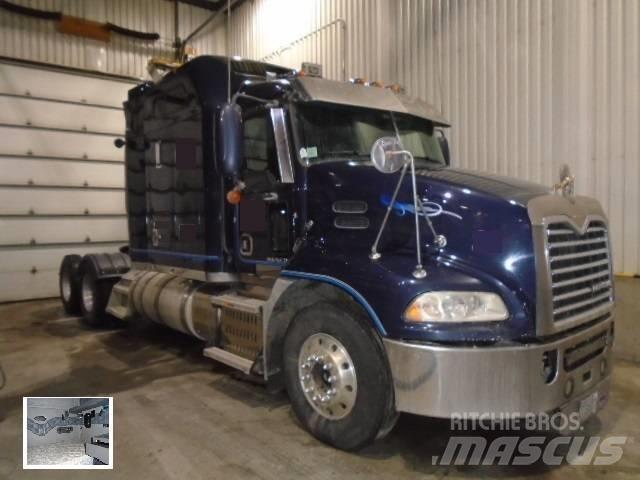 Mack CXU 613 Влекачи