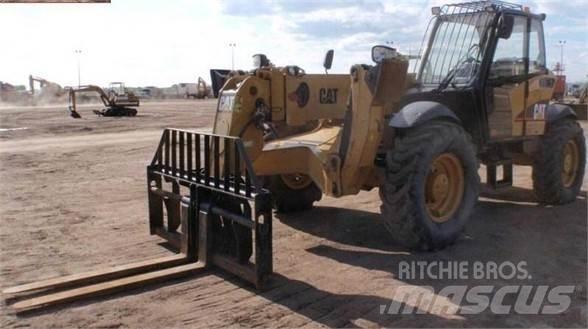 CAT TH560B Телескопични товарачи